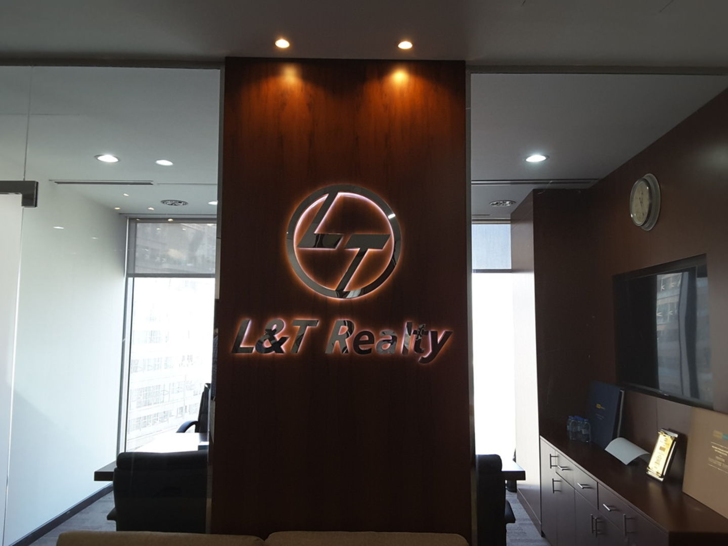 HiDubai-business-l-t-realty-housing-real-estate-real-estate-agencies-mankhool-dubai-2