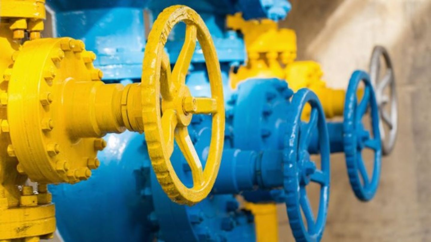 HiDubai-business-arrow-grip-pipes-fittings-trading-b2b-services-construction-building-material-trading-naif-dubai