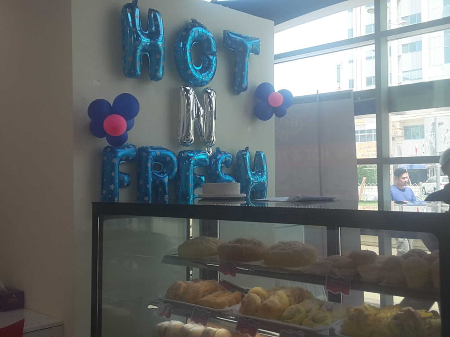 HiDubai-business-hot-n-fresh-food-beverage-bakeries-desserts-sweets-al-muraqqabat-dubai-2