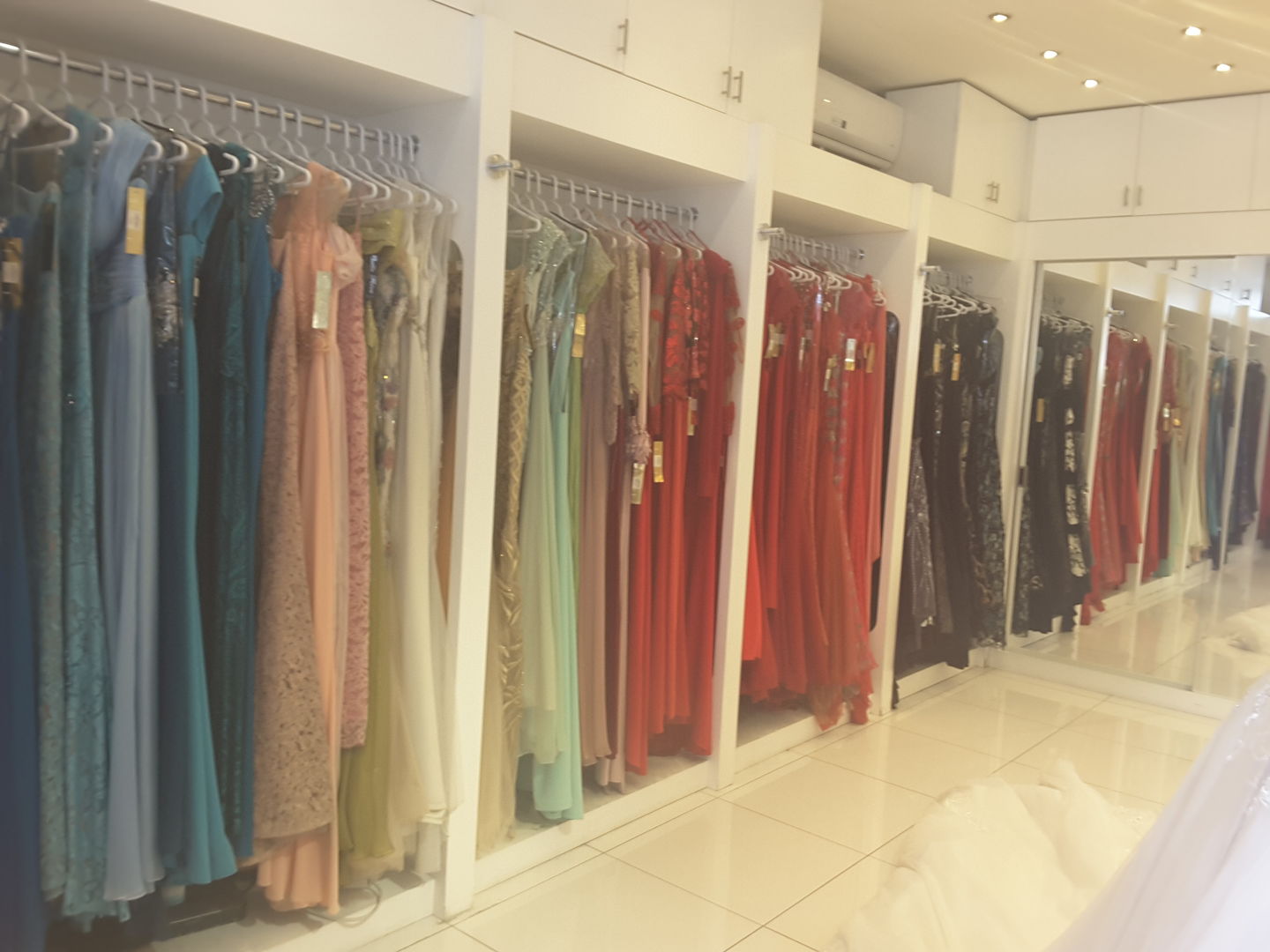 HiDubai-business-bella-reve-shopping-fashion-accessories-al-rigga-dubai-2