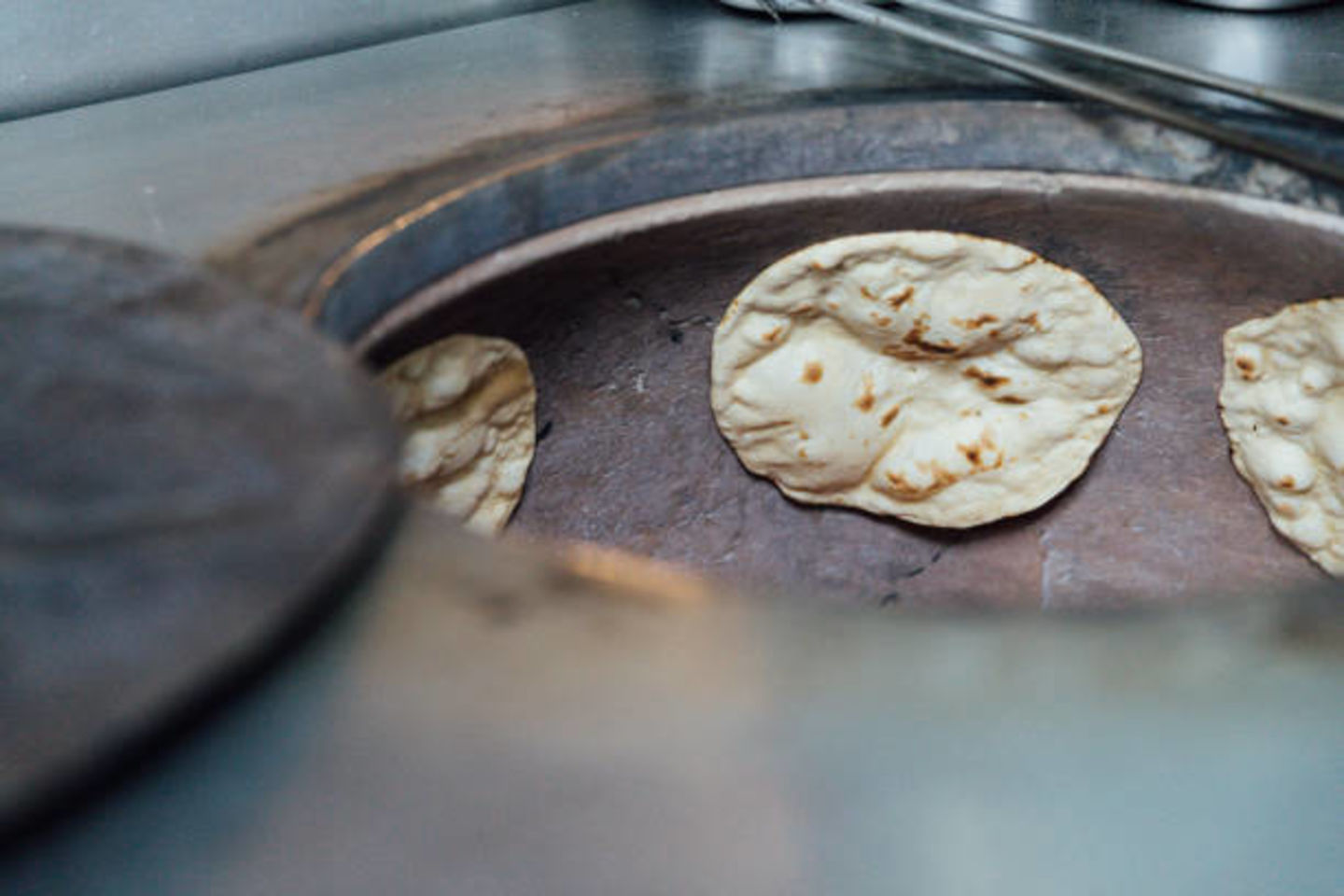 HiDubai-business-al-najom-al-dhabia-baker-food-beverage-bakeries-desserts-sweets-al-satwa-dubai