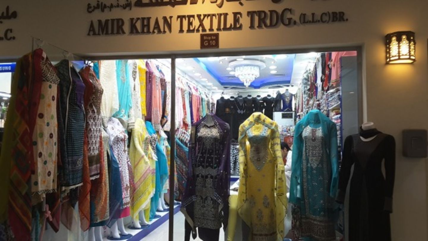 HiDubai-business-amir-khan-textile-trading-shopping-apparel-meena-bazar-al-souq-al-kabeer-dubai-2