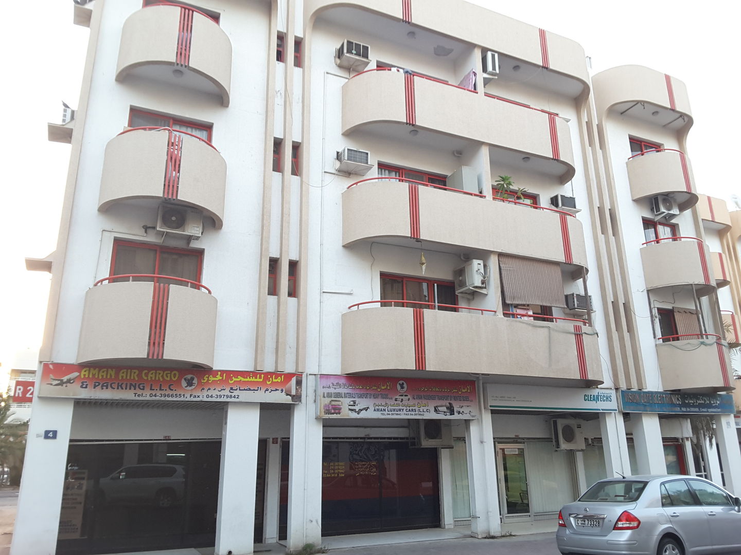 HiDubai-business-cleantechs-home-cleaning-services-al-karama-dubai-2