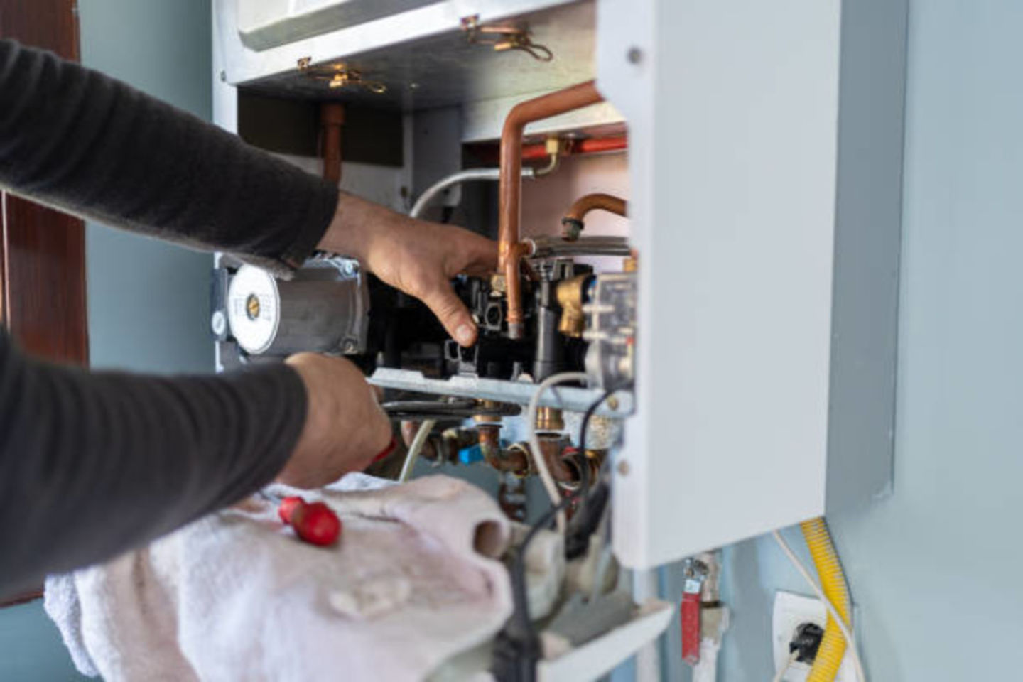 HiDubai-business-talented-hub-technical-services-home-handyman-maintenance-services-al-baraha-dubai