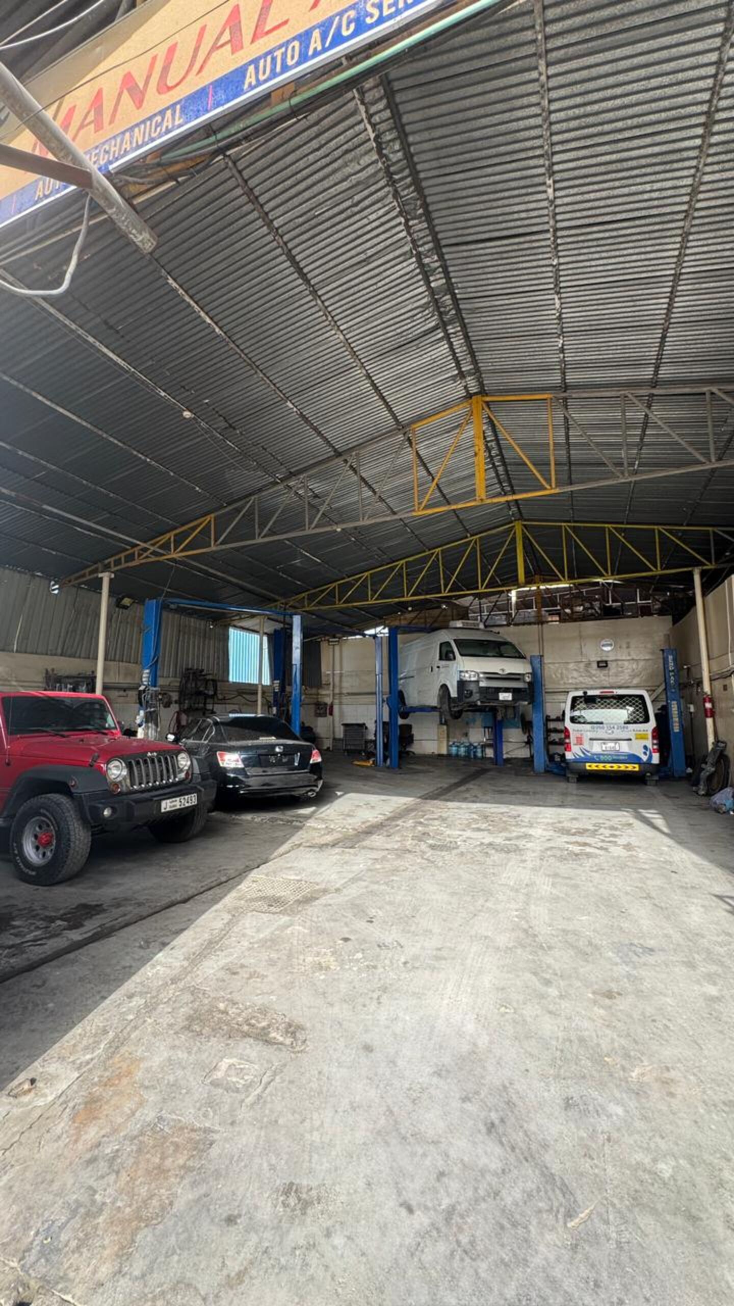 Manual Auto Garage(Car Assistance & Repair) in Umm Ramool, Dubai - HiDubai
