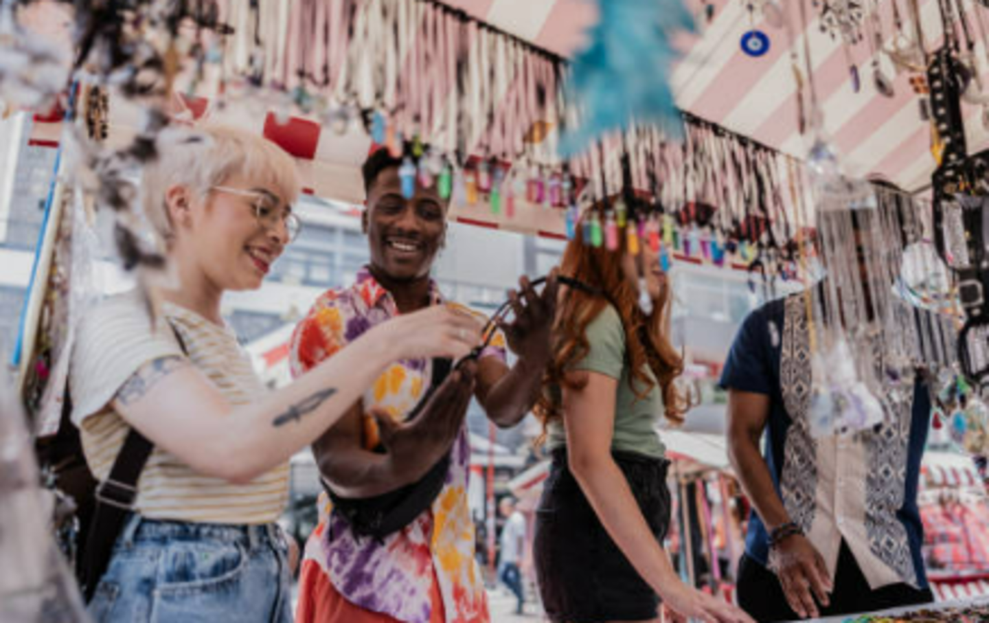 HiDubai-business-ahlan-bikum-gift-trading-shopping-souvenirs-gifts-al-daghaya-dubai