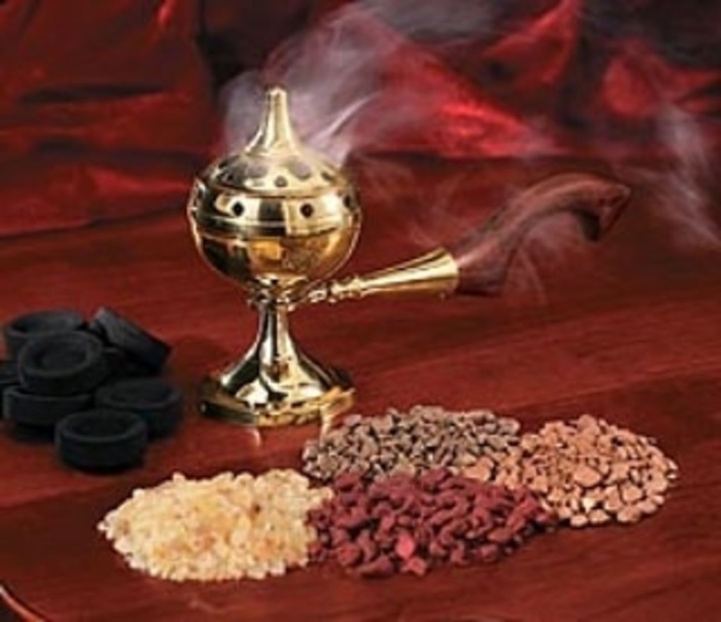 HiDubai-business-najma-al-nafeesa-perfumes-shopping-beauty-cosmetics-stores-al-rashidiya-dubai