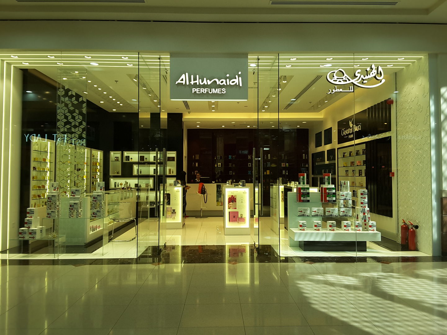 HiDubai-business-al-hunaidi-perfumes-shopping-beauty-cosmetics-stores-port-saeed-dubai