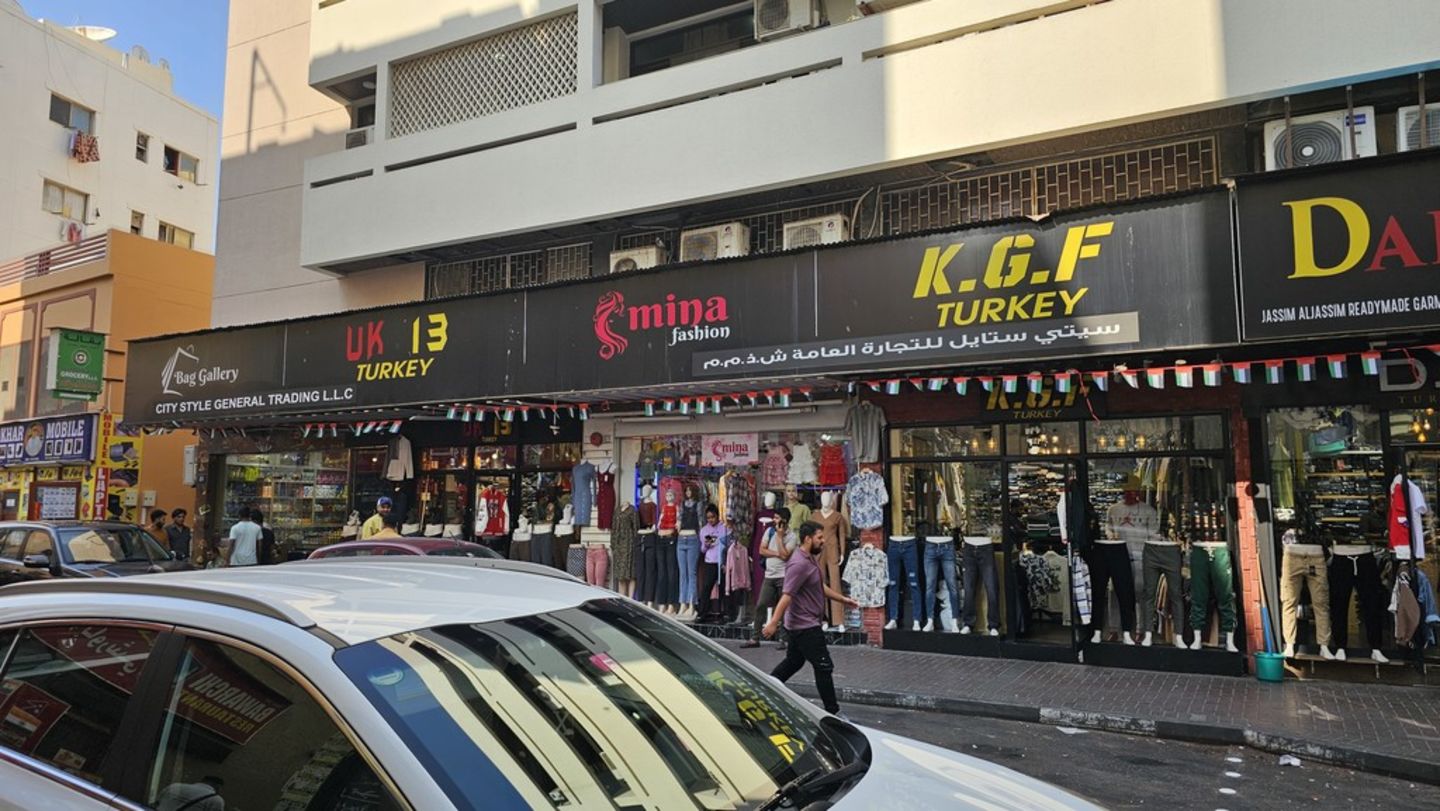 Bag Gallery(Souvenirs & Gifts) in Meena Bazar (Al Souq Al Kabeer), Dubai HiDubai