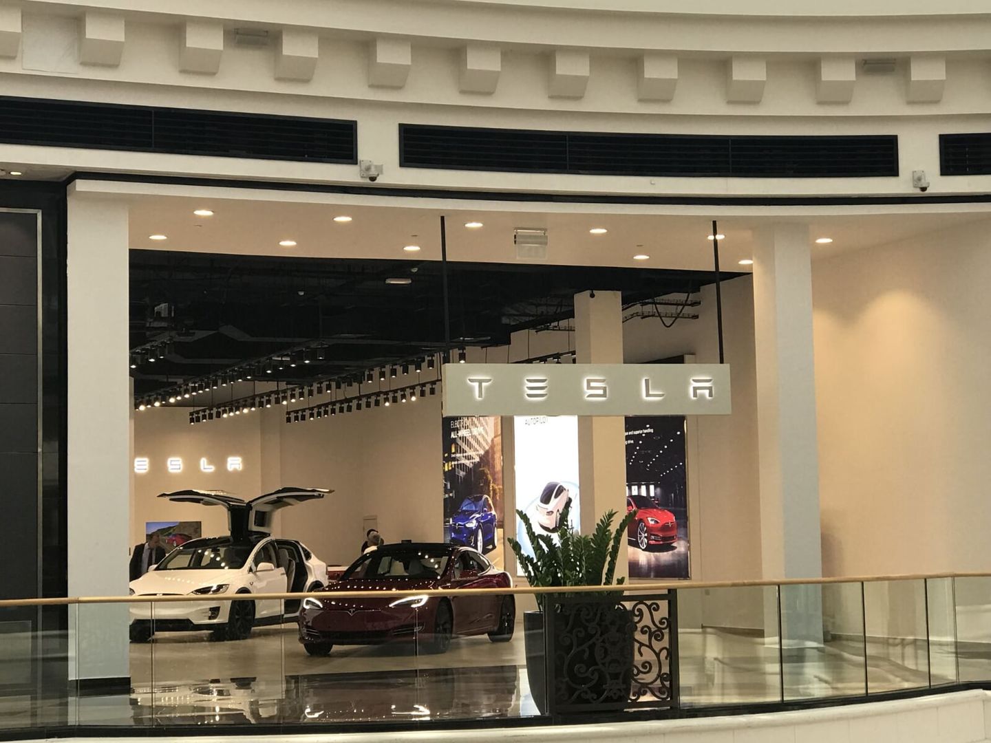 HiDubai-business-tesla-transport-vehicle-services-car-showrooms-service-centres-al-barsha-1-dubai