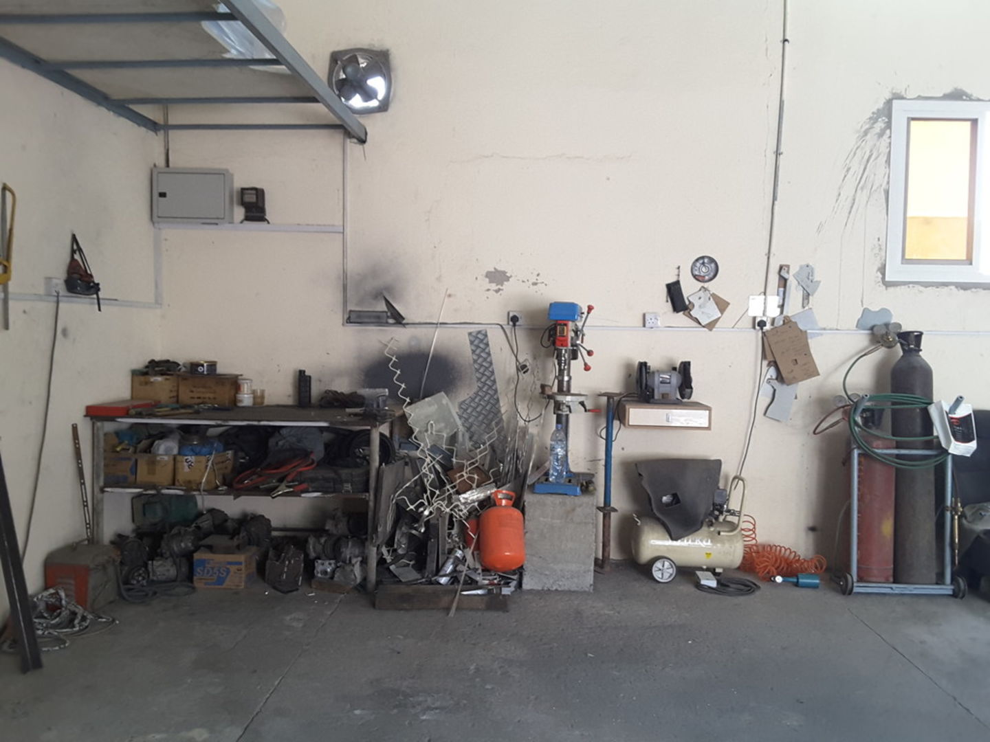HiDubai-business-al-boroda-al-faika-a-c-refrigerators-repairing-est-home-handyman-maintenance-services-al-fahidi-al-souq-al-kabeer-dubai-2