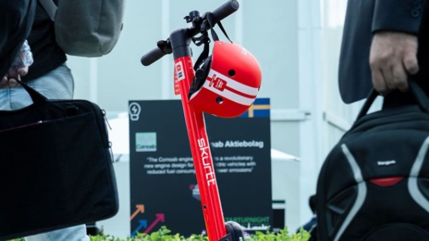 HiDubai-business-skurtt-scooter-rental-transport-vehicle-services-bicycles-rentals-downtown-dubai-dubai-4