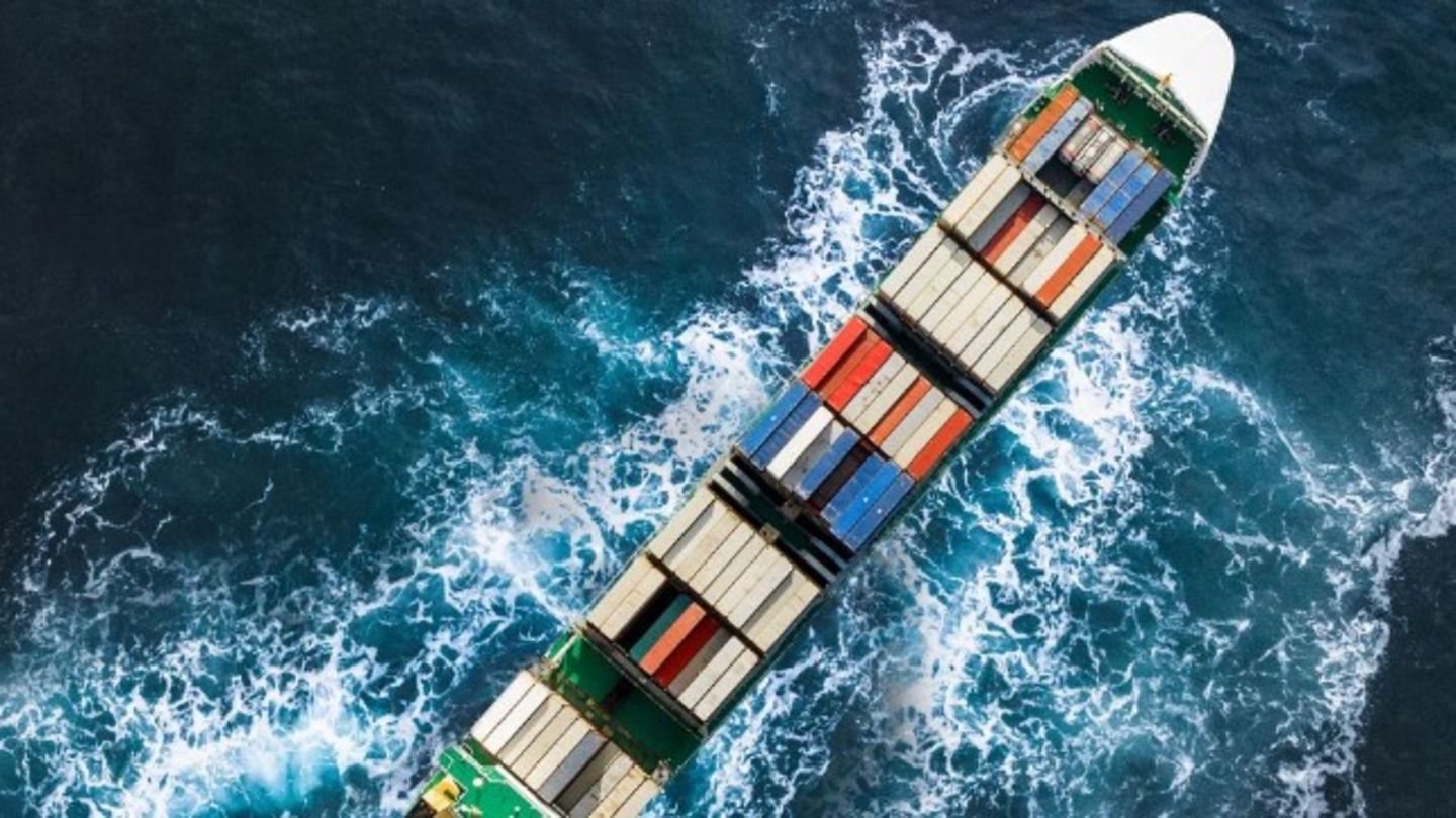 HiDubai-business-vspl-maritime-shipping-logistics-marine-services-port-saeed-dubai