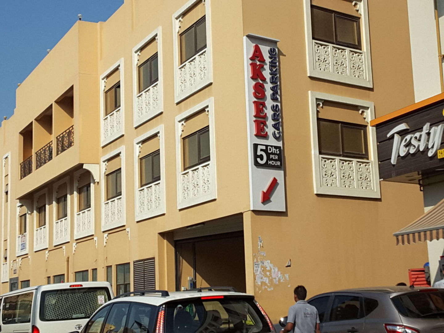 HiDubai-business-aksee-cars-parking-transport-vehicle-services-private-transport-meena-bazar-al-souq-al-kabeer-dubai-2