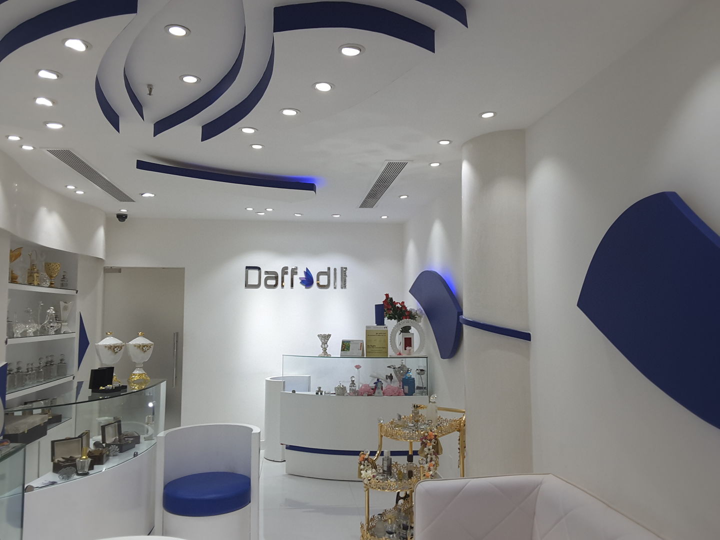 HiDubai-business-daffodil-perfumes-shopping-beauty-cosmetics-stores-al-satwa-dubai