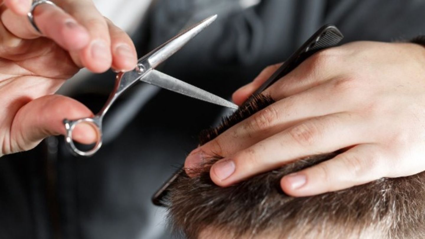 HiDubai-business-yaz-gents-salon-beauty-wellness-health-beauty-salons-naif-dubai