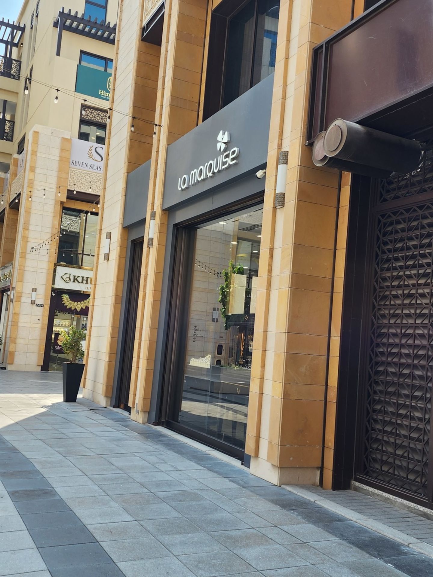 HiDubai-business-la-marquise-diamonds-watches-shopping-jewellery-precious-stones-al-daghaya-dubai