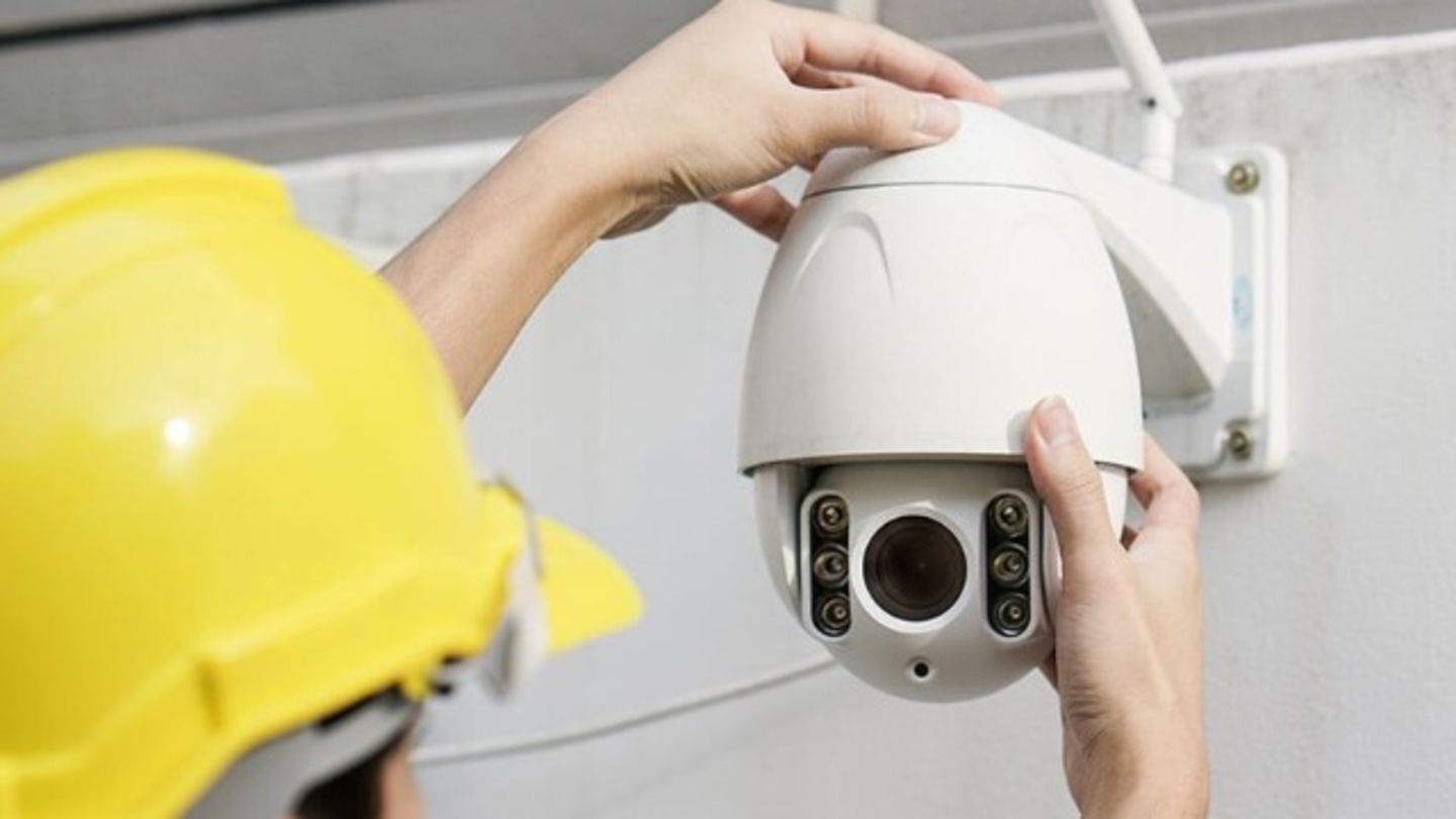HiDubai-business-wahat-al-towar-information-technology-network-services-b2b-services-safety-security-al-muteena-dubai
