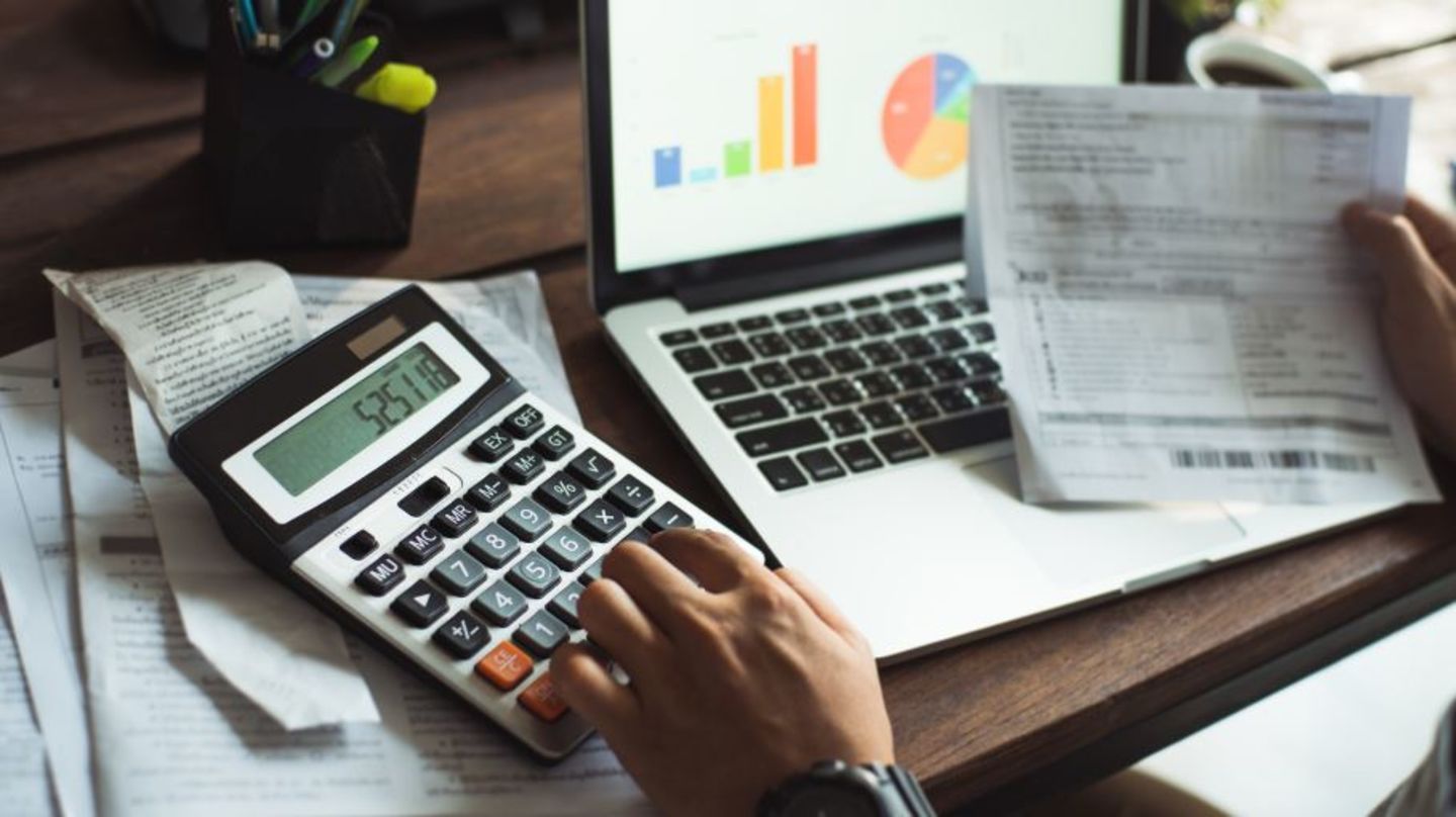 HiDubai-business-hqs-cost-management-services-finance-legal-accounting-services-dubai-investment-park-1-dubai