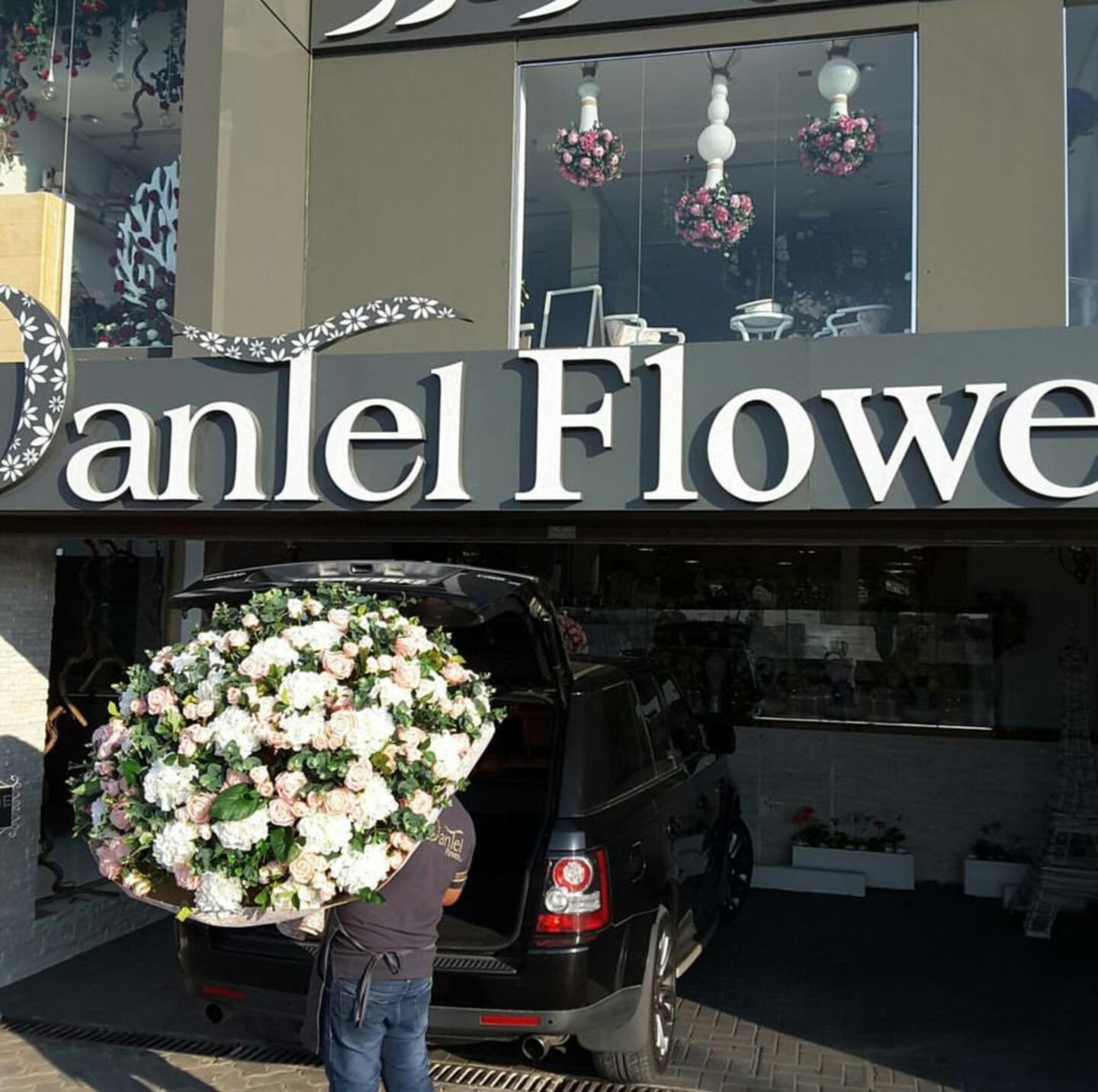 HiDubai-business-dantel-flowers-shopping-souvenirs-gifts-nad-al-sheba-1-dubai