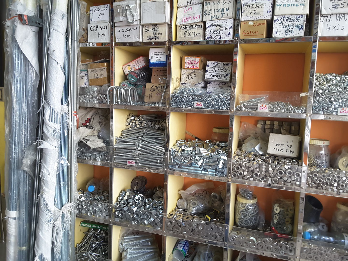 HiDubai-business-husaini-ajmer-building-materials-trading-home-hardware-fittings-naif-dubai-2