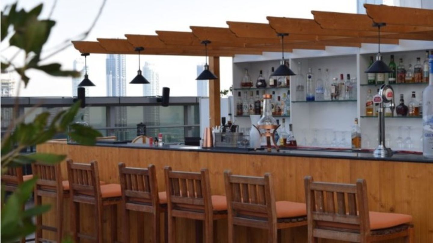 HiDubai-business-level-47-rooftop-rest-lounge-food-beverage-restaurants-bars-trade-centre-2-dubai