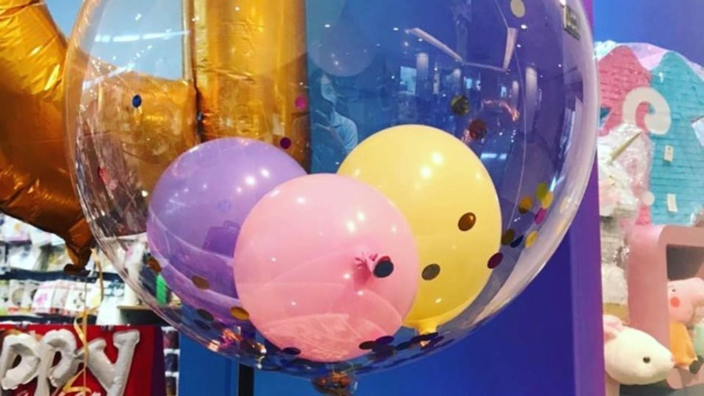 HiDubai-business-the-gift-factory-shopping-souvenirs-gifts-al-quoz-1-dubai