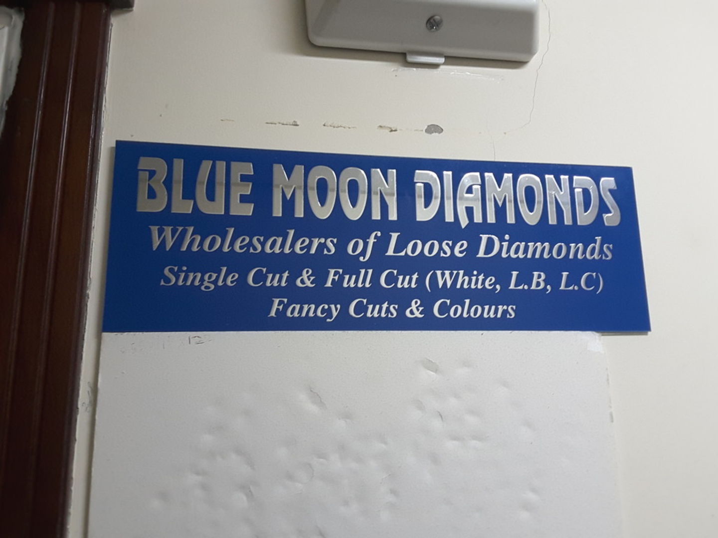 HiDubai-business-blue-moon-diamonds-b2b-services-distributors-wholesalers-al-daghaya-dubai-2