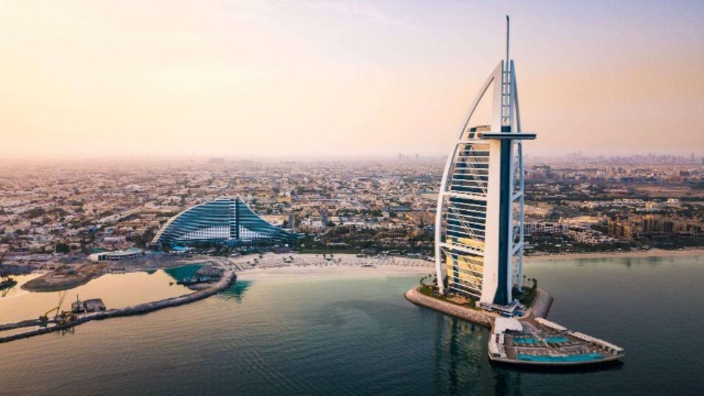 HiDubai-business-next-trip-travel-hotels-tourism-local-tours-activities-business-bay-dubai
