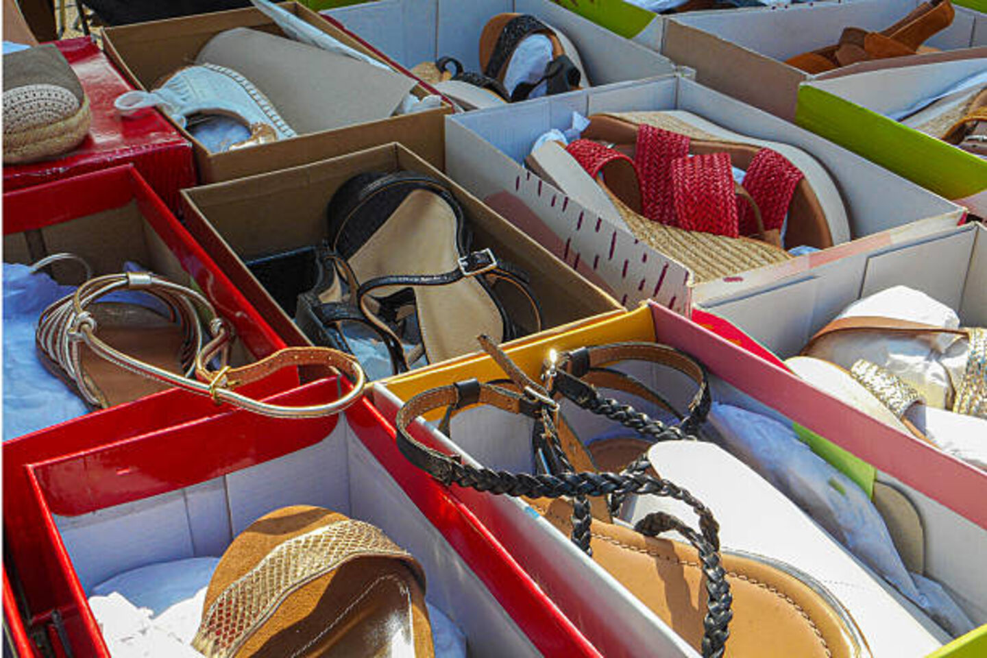 HiDubai-business-marlon-shoes-trading-b2b-services-distributors-wholesalers-al-rigga-dubai