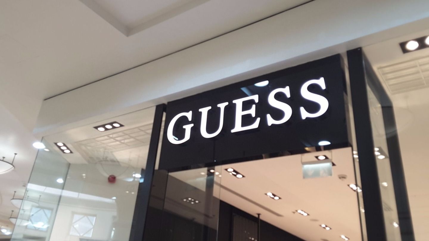 HiDubai-business-guess-accessories-shopping-fashion-accessories-port-saeed-dubai-2