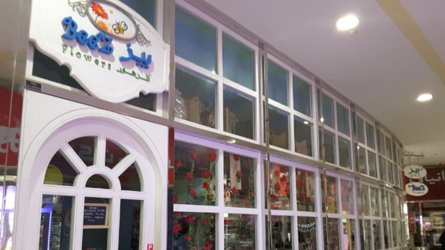 HiDubai-business-beez-flowers-shopping-souvenirs-gifts-mirdif-dubai-2