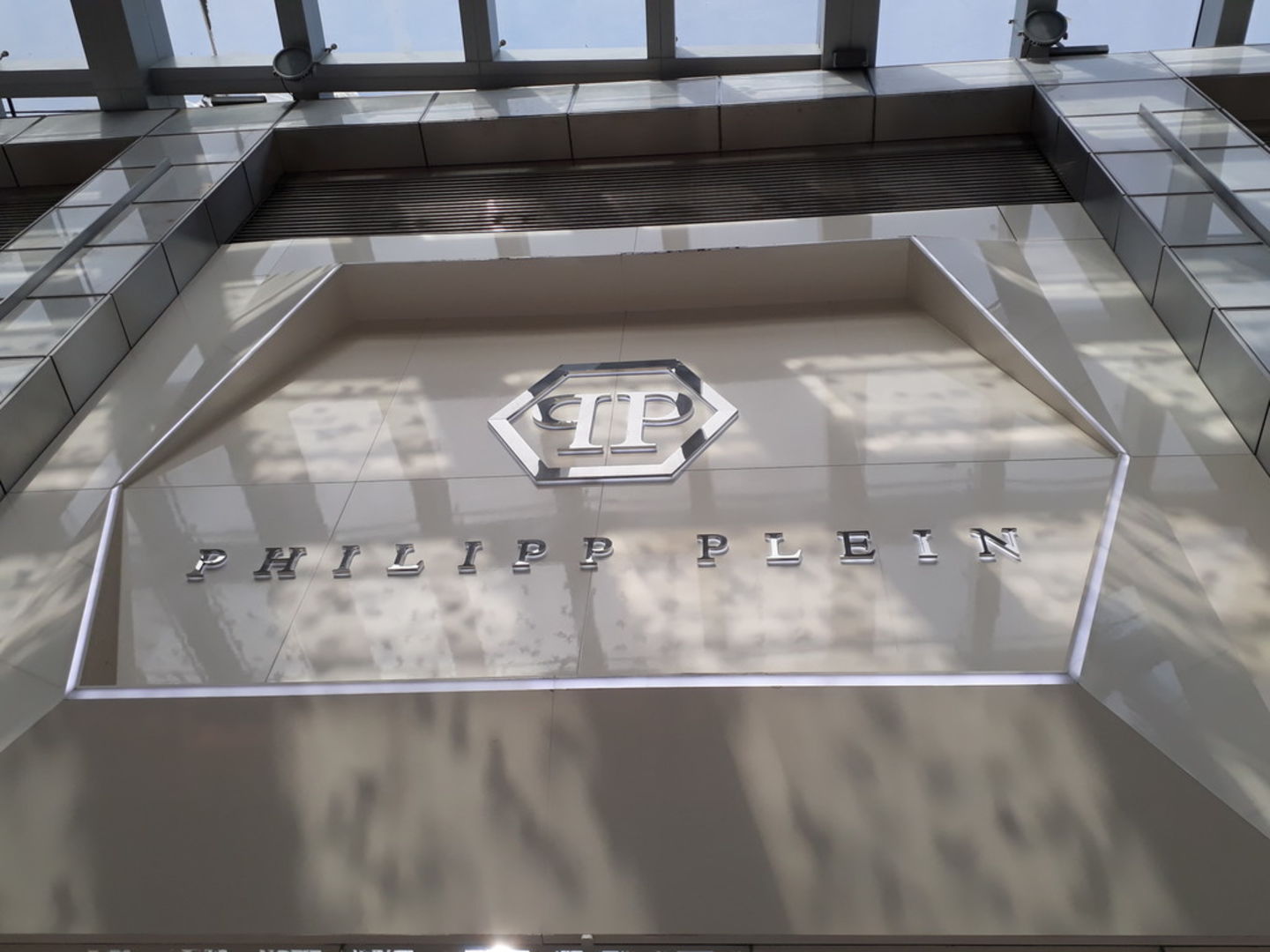 HiDubai-business-philipp-plein-shopping-apparel-burj-khalifa-dubai-4