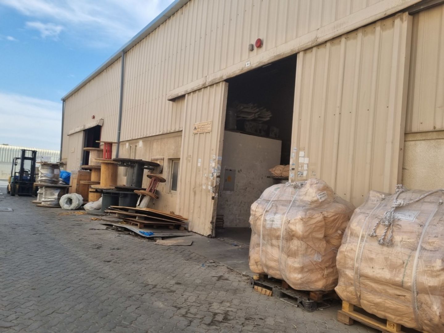 HiDubai-business-adamallys-warehouse-b2b-services-distributors-wholesalers-umm-ramool-dubai