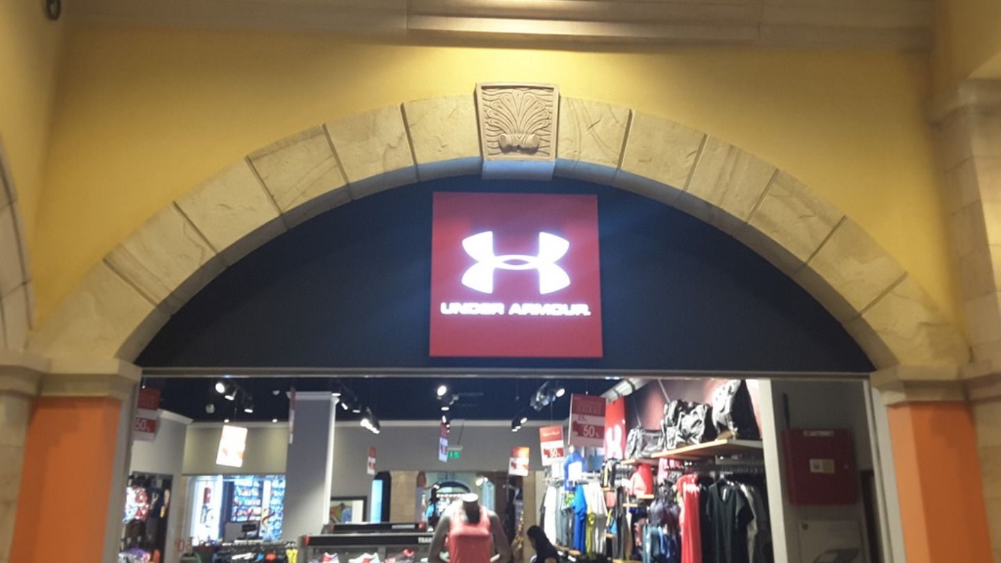 HiDubai-business-under-armour-shopping-apparel-jumeirah-1-dubai-2