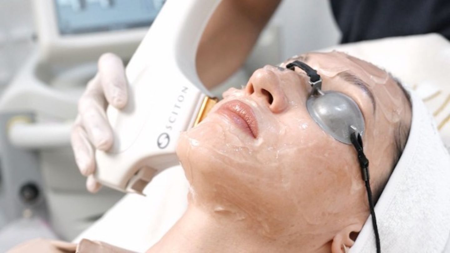 HiDubai-business-skin-111-aesthetics-medical-clinic-beauty-wellness-health-specialty-clinics-the-palm-jumeirah-nakhlat-jumeirah-dubai