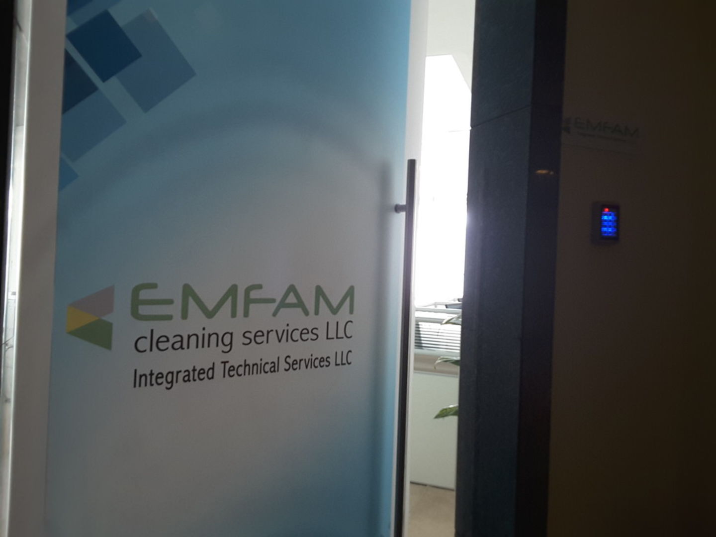 HiDubai-business-emfam-cleaning-services-home-cleaning-services-business-bay-dubai-2