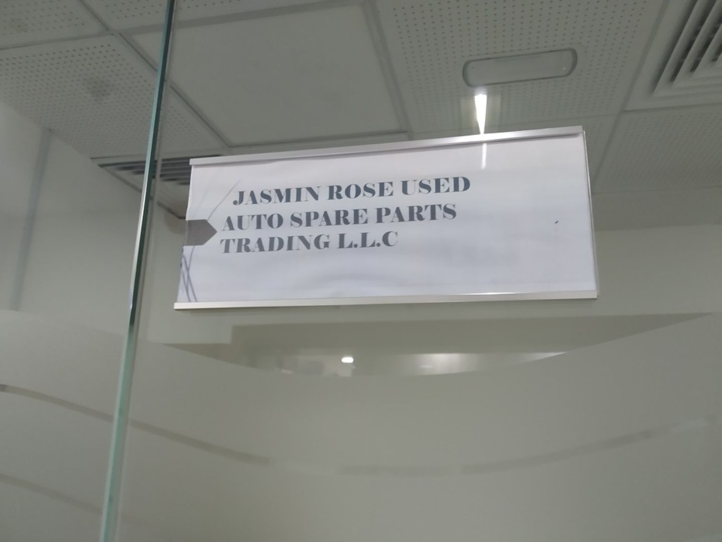 HiDubai-business-jasmin-rose-used-auto-spare-parts-trading-transport-vehicle-services-auto-spare-parts-accessories-port-saeed-dubai