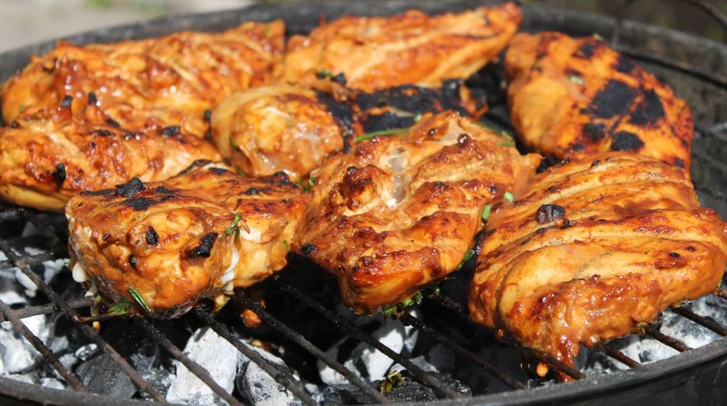 HiDubai-business-nells-restaurant-food-beverage-restaurants-bars-al-karama-dubai