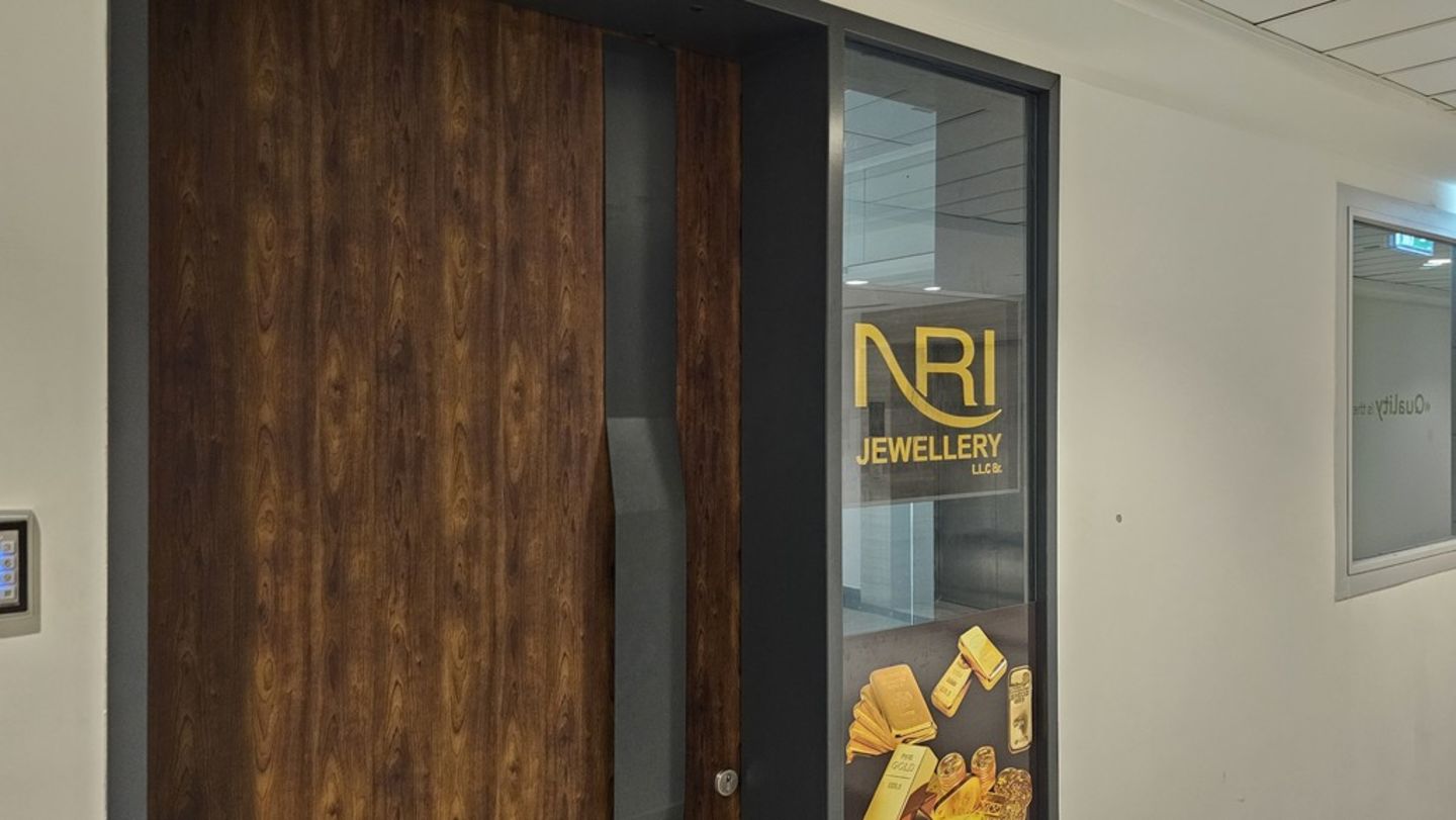 HiDubai-business-nri-jewellery-b2b-services-distributors-wholesalers-corniche-deira-dubai