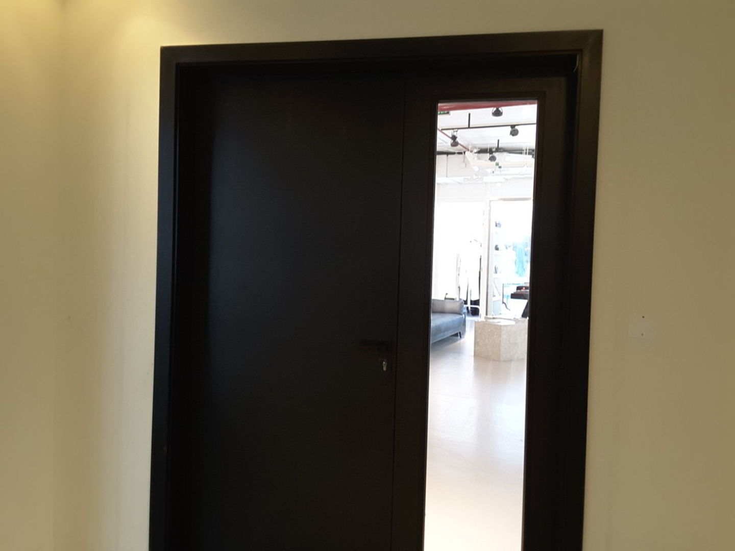 HiDubai-business-lama-jouni-shopping-apparel-dubai-design-district-dubai-2