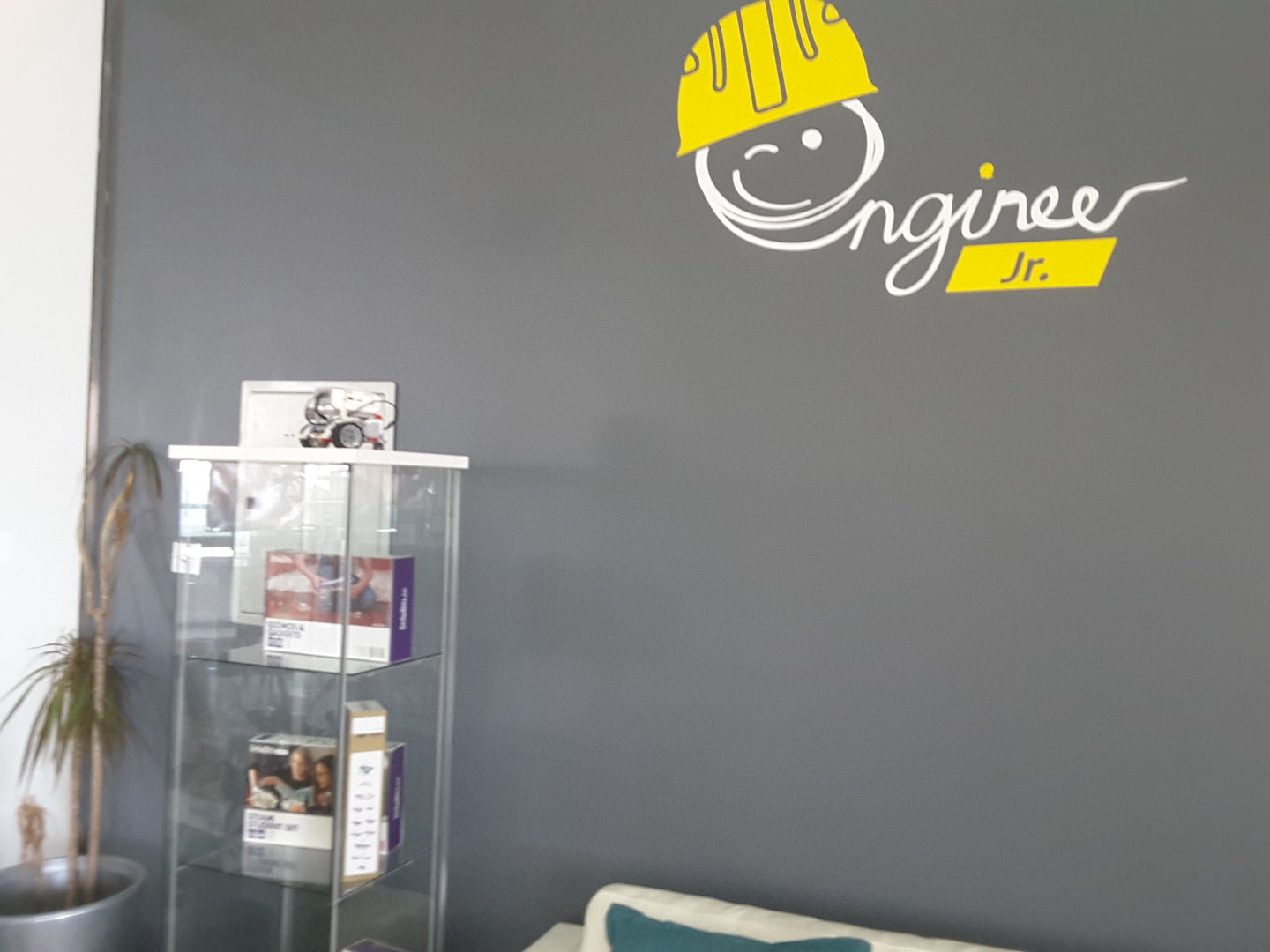 HiDubai-business-fun-robotics-education-training-learning-centres-al-wasl-dubai-2