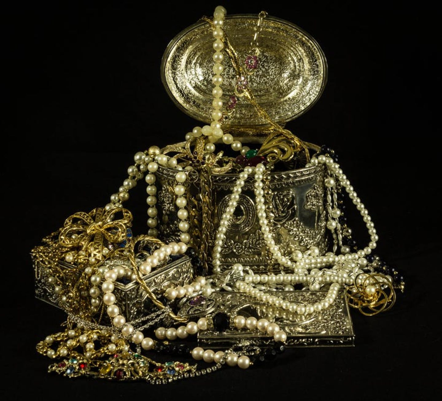 HiDubai-business-axor-gold-trading-b2b-services-distributors-wholesalers-al-ras-dubai-2