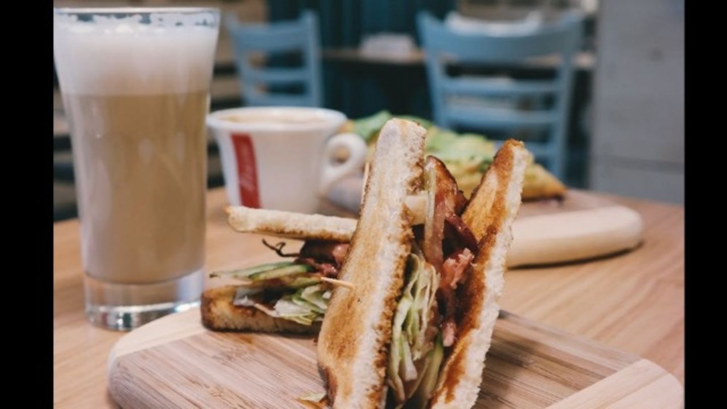 HiDubai-business-city-view-cafeteria-food-beverage-cafeterias-naif-dubai