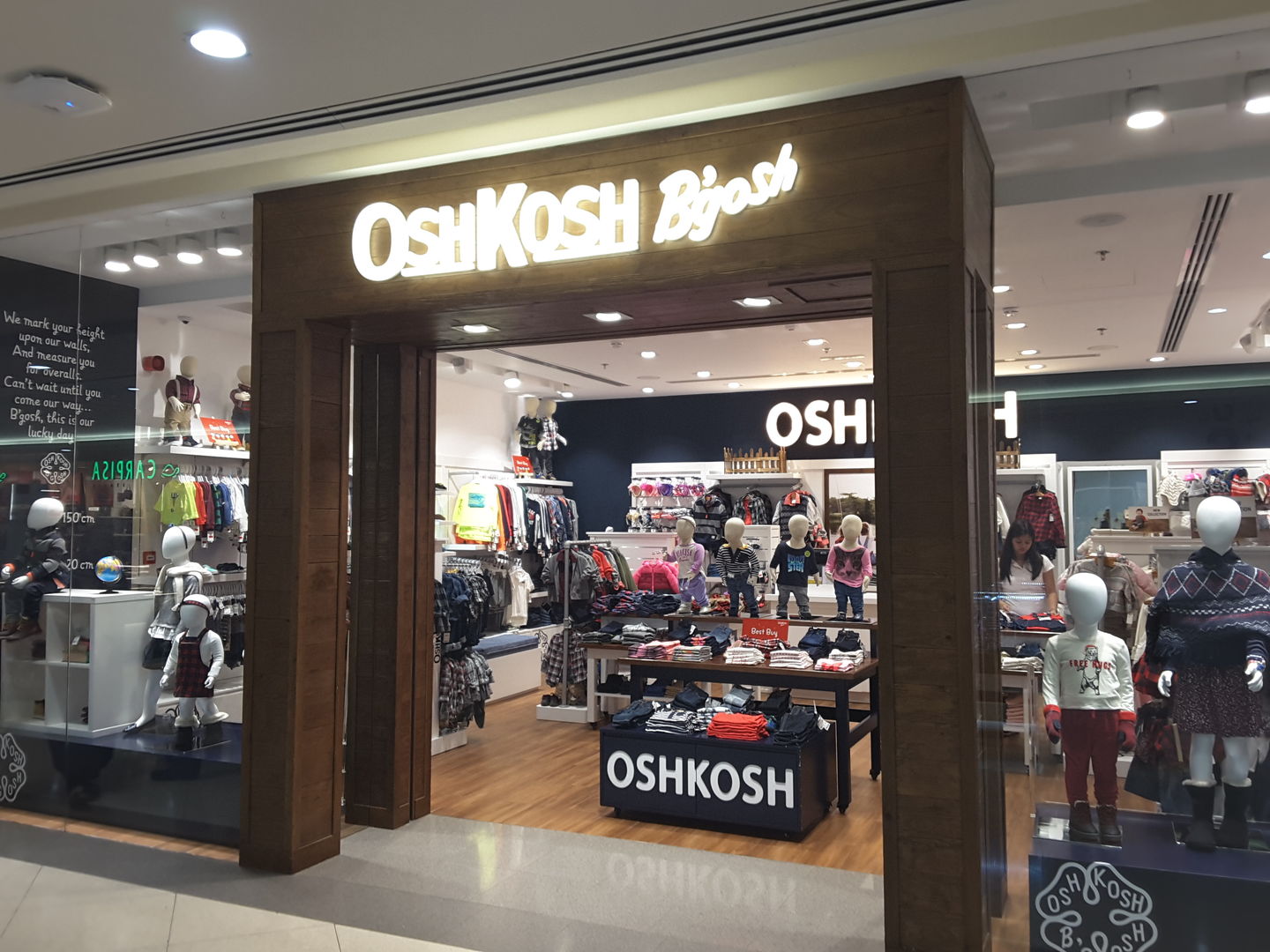 HiDubai-business-oshkosh-bgosh-kids-kids-apparel-port-saeed-dubai-2