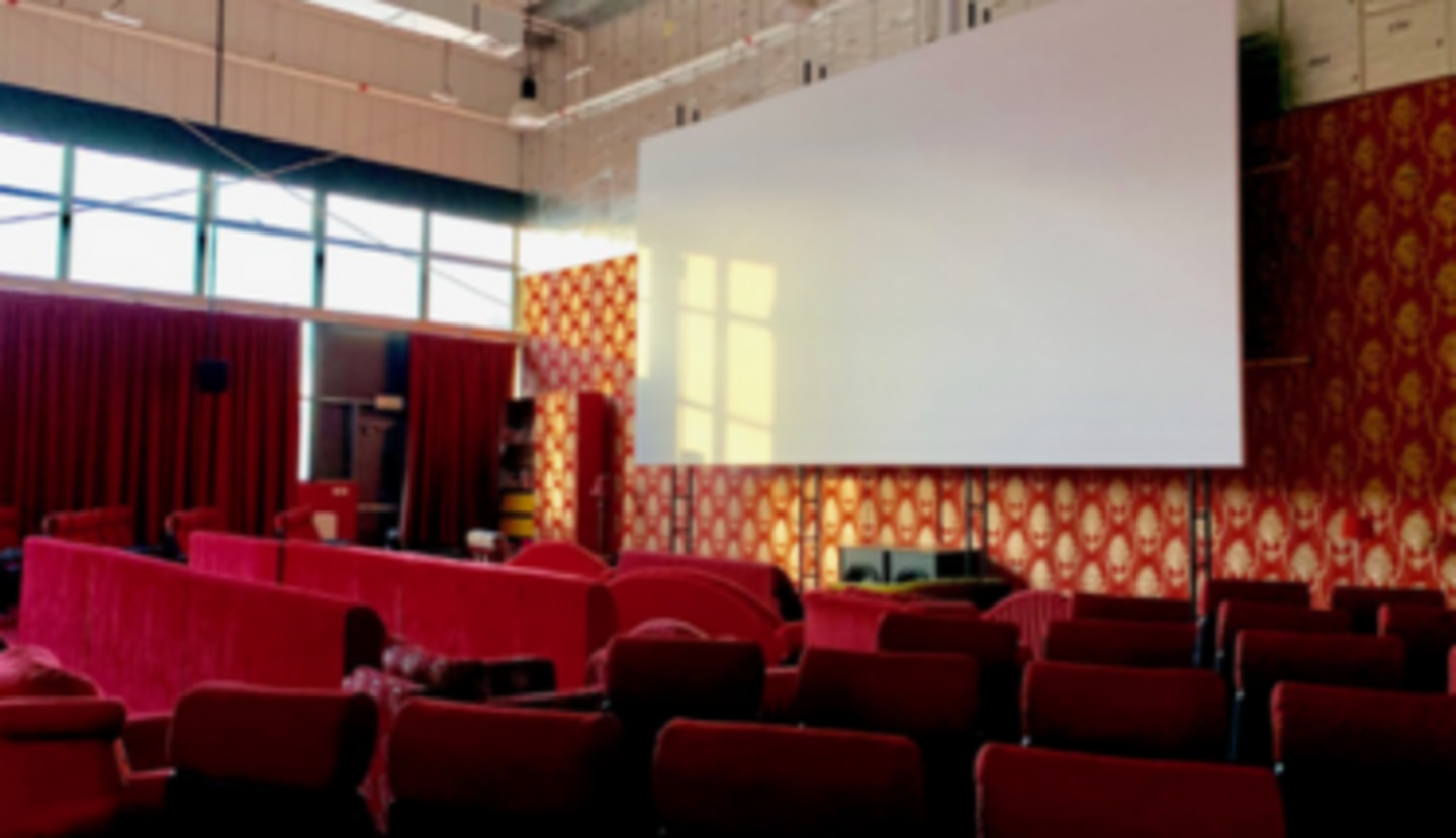 HiDubai-business-cinema-akil-leisure-culture-theatres-cinema-al-quoz-industrial-1-dubai-1
