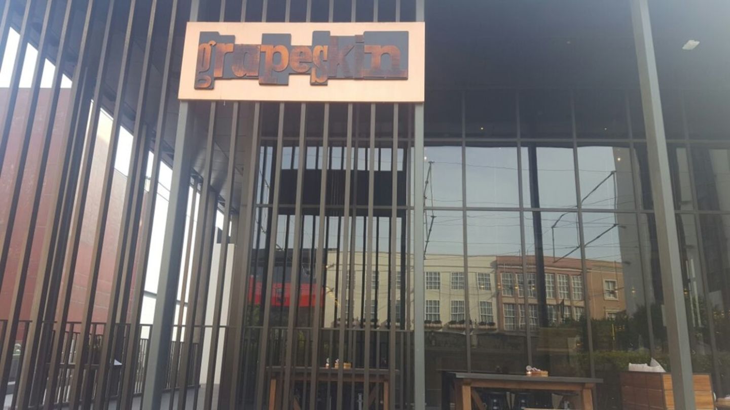 HiDubai-business-grapeskin-wine-bar-food-beverage-restaurants-bars-al-wasl-dubai-2