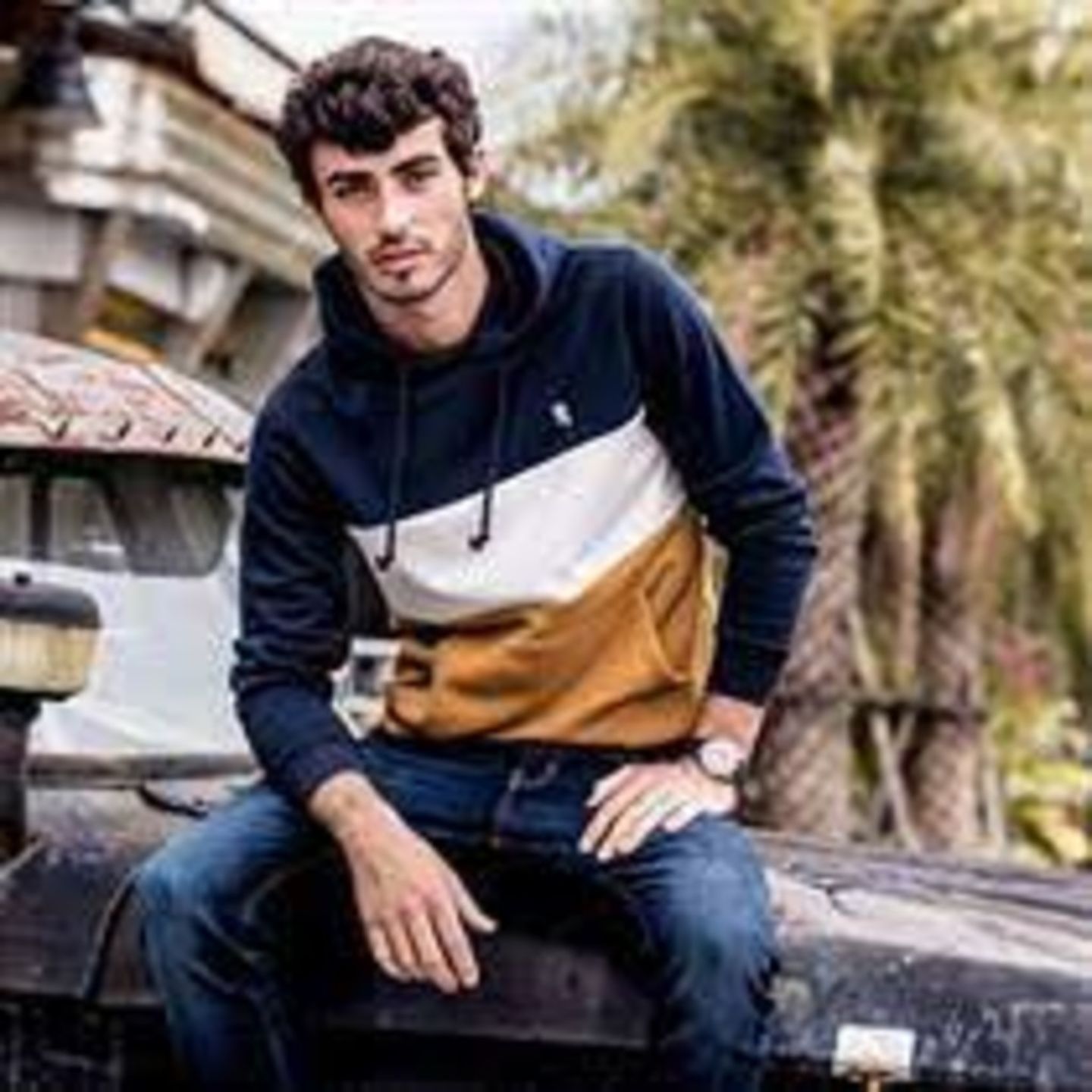 HiDubai-business-red-tape-shopping-apparel-al-shindagha-dubai