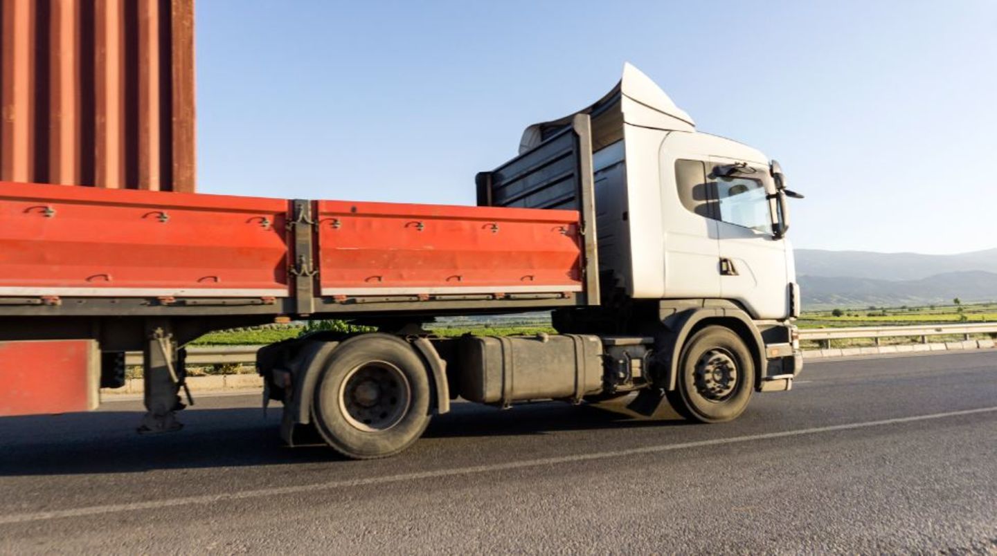 HiDubai-business-rwafi-al-ahlam-for-cargo-transport-by-heavy-trucks-shipping-logistics-road-cargo-services-al-hamriya-port-dubai