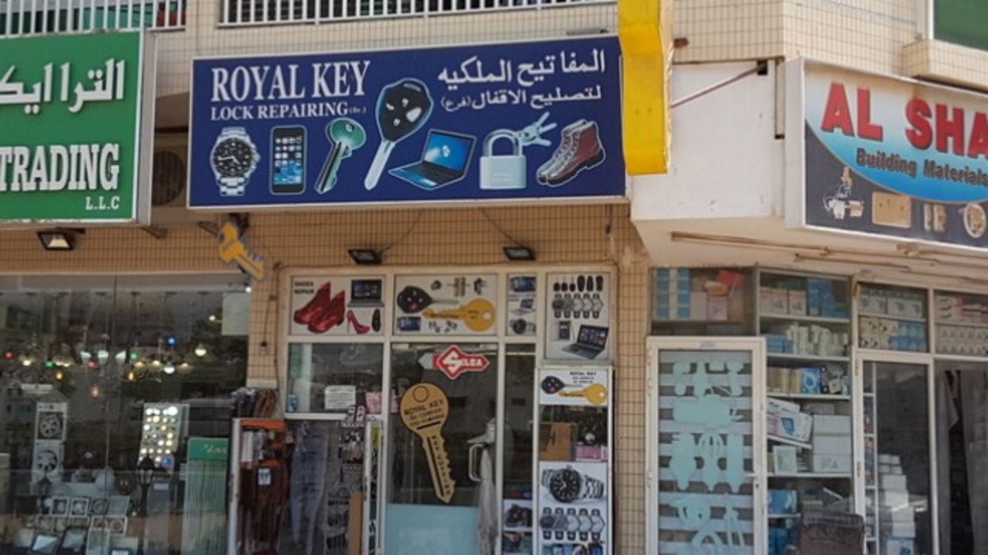 HiDubai-business-royal-key-lock-repairing-home-handyman-maintenance-services-al-satwa-dubai-2